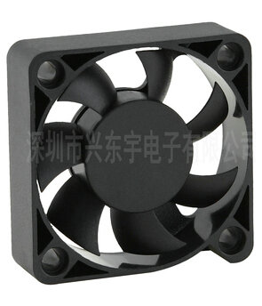 舞台（tái）燈光散熱風扇不僅（jǐn）是舞台燈光壽命的延長者，更能保護自己